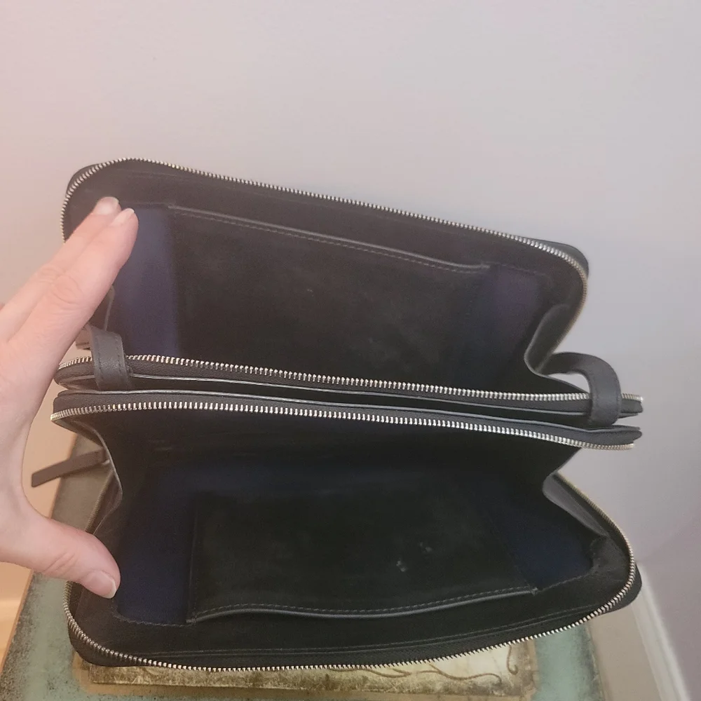 Everlane Black Leather Crossbody - Picture 9 of 15